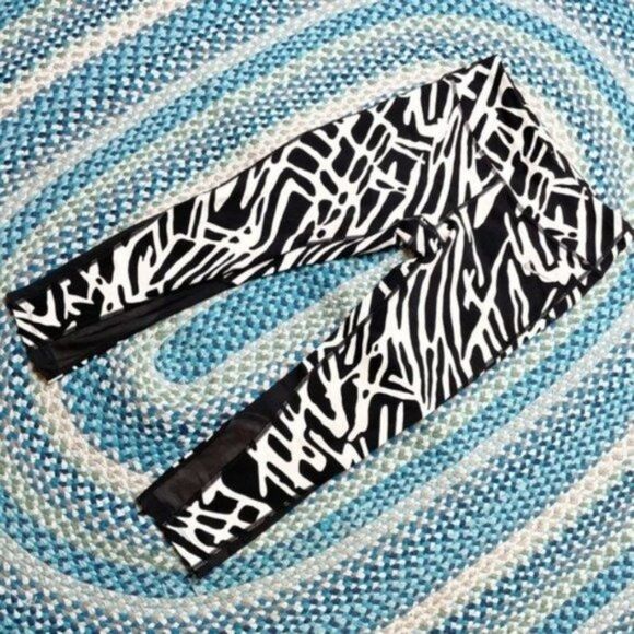 Nike Zebra Print Leggings - Picture 3 of 9